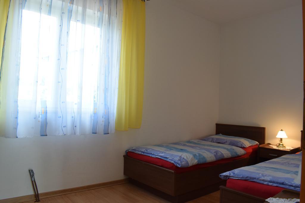 Apartments Green Oasis Malinska Exterior foto