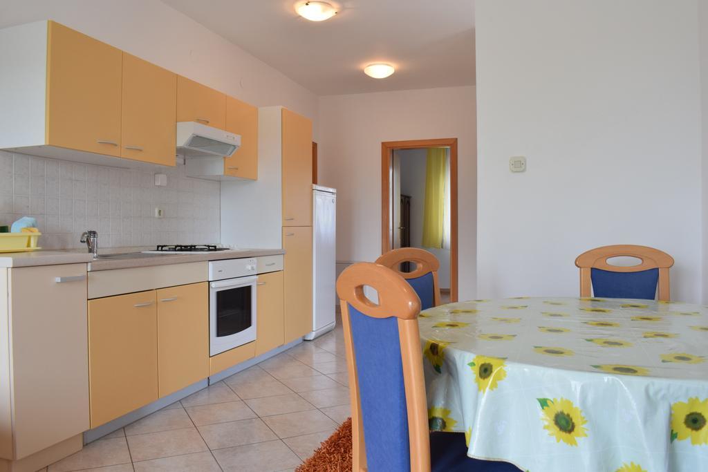 Apartments Green Oasis Malinska Exterior foto